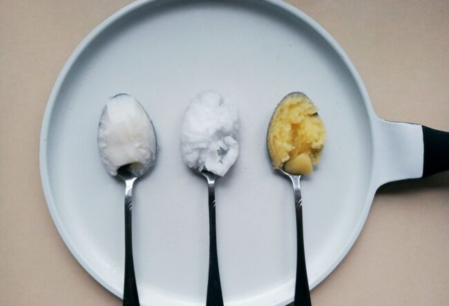 3 najlepsze tłuszcze do smażenia i dlaczego tylko nasycone. A co z cholesterolem?